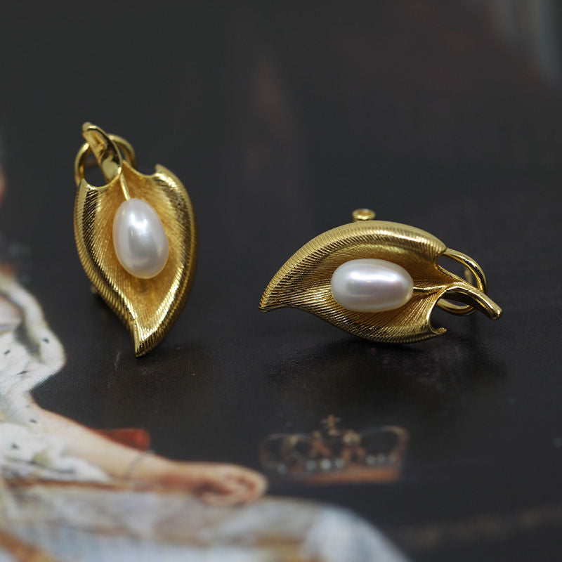 Niche Original Calla Lily Inlaid Artificial Pearl Earrings for Women Gold-Plated Vintage Exquisite Earrings Gift One Piece Dropshipping
